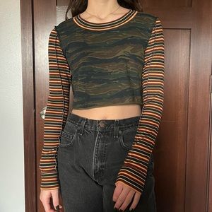 NWOT BDG Urban Outfitters Camo & Striped Longsleeve Crop Top 🖤